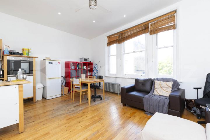 Modern Apartment Fulham Road, Fulham